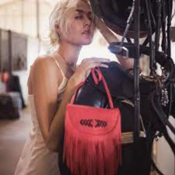 Free People X Cut and paste Los Angeles Embroidered Fringe Crossbody Leather - Picture 2 of 11